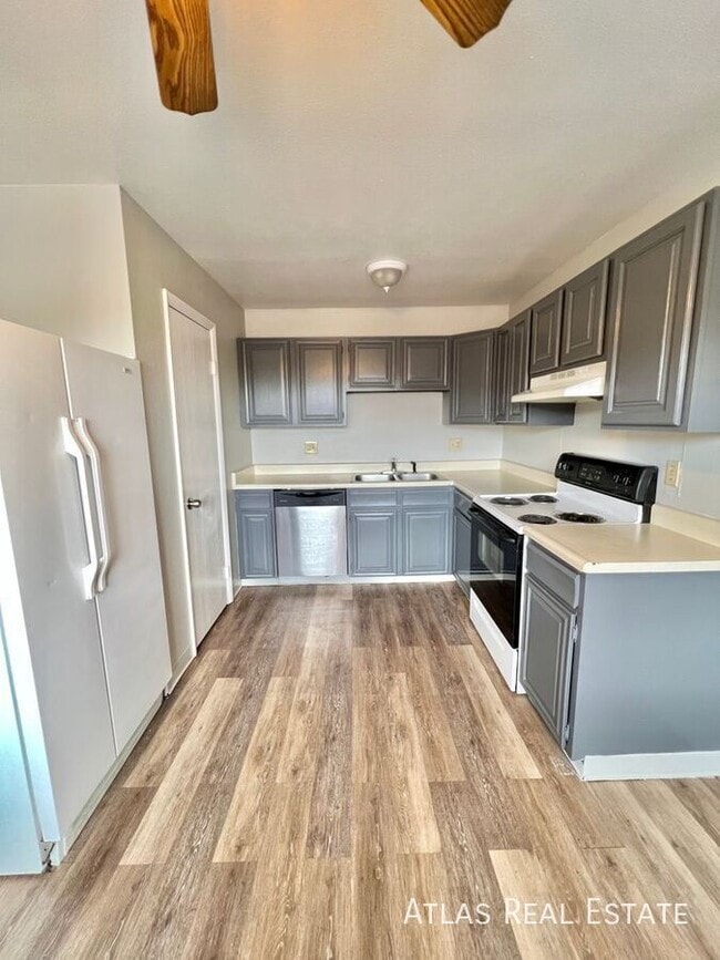 property at 2912 Sage St
