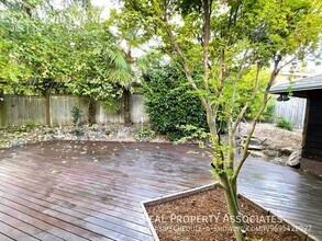 6215 53rd Ave NE in Seattle, WA - Building Photo - Building Photo