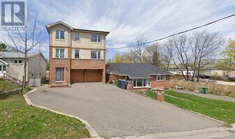 6 English St in Brampton, ON - Building Photo