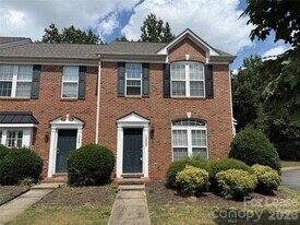 10895 Garden Oaks Ln in Charlotte, NC - Building Photo