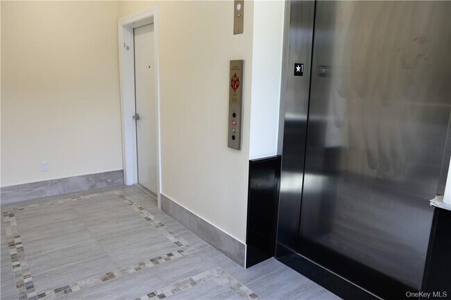 23 E Main St in Pawling, NY - Building Photo - Building Photo