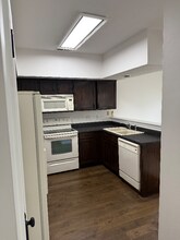 9523 Maple Way in Indianapolis, IN - Foto de edificio - Building Photo