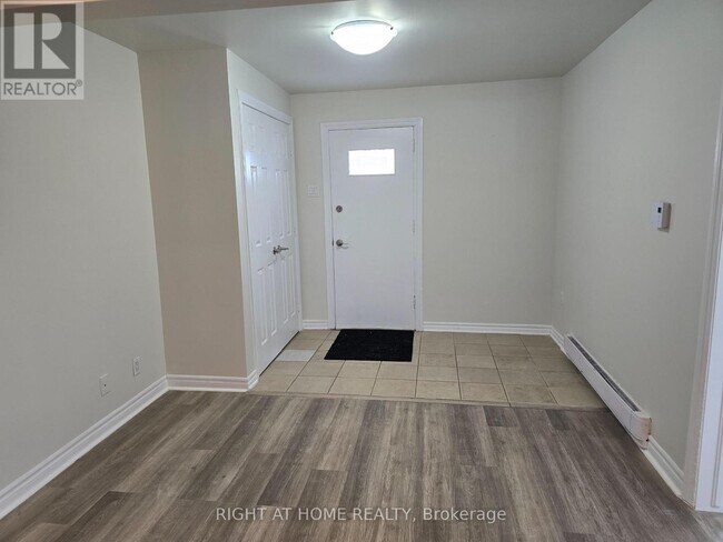 1351 Marchand St in Ottawa, ON - Building Photo - Building Photo