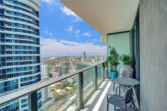 1300 S Miami Ave, Unit 4508 in Miami, FL - Foto de edificio - Building Photo