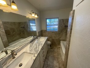 381 11th Ave SW in Largo, FL - Building Photo - Building Photo