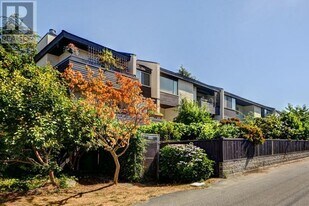 1420 E 8th Ave in Vancouver, BC - Building Photo