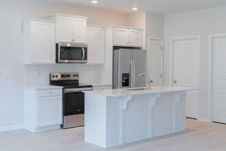 3180 Alana Ct in Opelika, AL - Building Photo - Building Photo