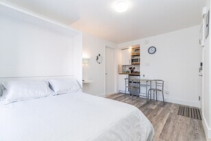 1439 Rue Saint-André in Montréal, QC - Building Photo