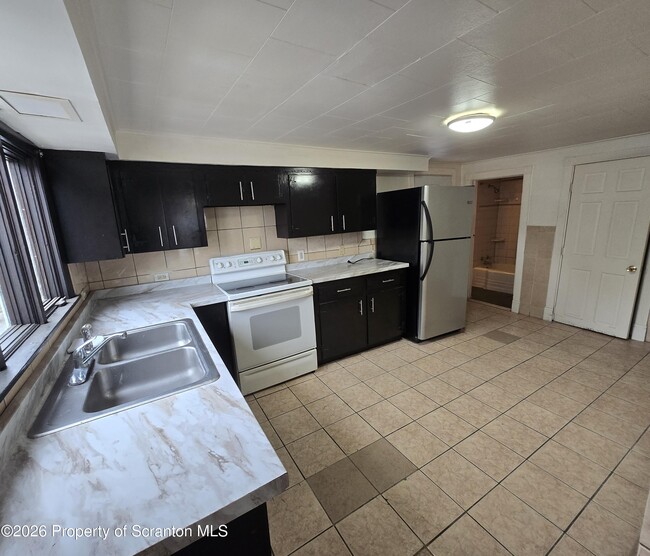 1136 Luzerne St in Scranton, PA - Building Photo - Building Photo