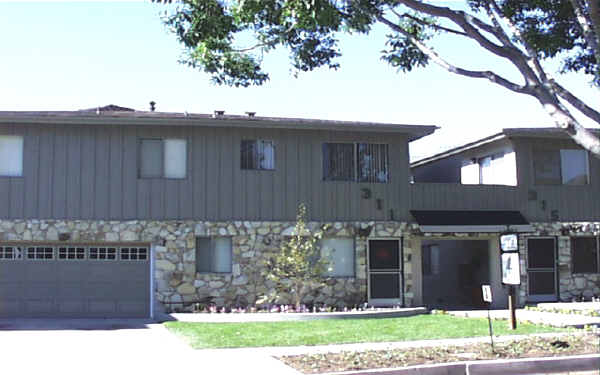 Kenwood Village in Glendale, CA - Building Photo