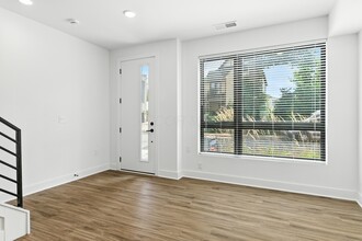 1106 Oak St in Columbus, OH - Building Photo - Building Photo