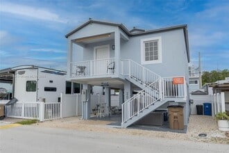 325 Calusa St in Key Largo, FL - Building Photo - Building Photo