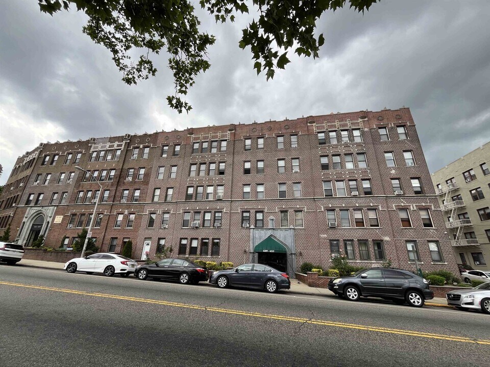 6209 JFK Blvd E-Unit -1FS in West New York, NJ - Building Photo