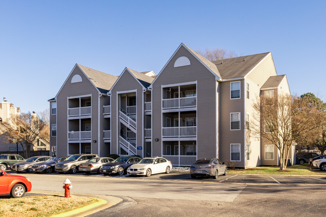 Featherstone South Apartments in Newport News, VA - Building Photo