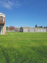 Monarch Apartments in Lebanon, OR - Building Photo - Building Photo