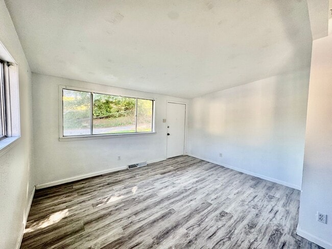 801 Thomas Ave in Ferguson, MO - Building Photo - Building Photo