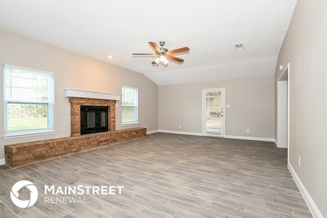 2507 Hilldale Blvd in Arlington, TX - Foto de edificio - Building Photo