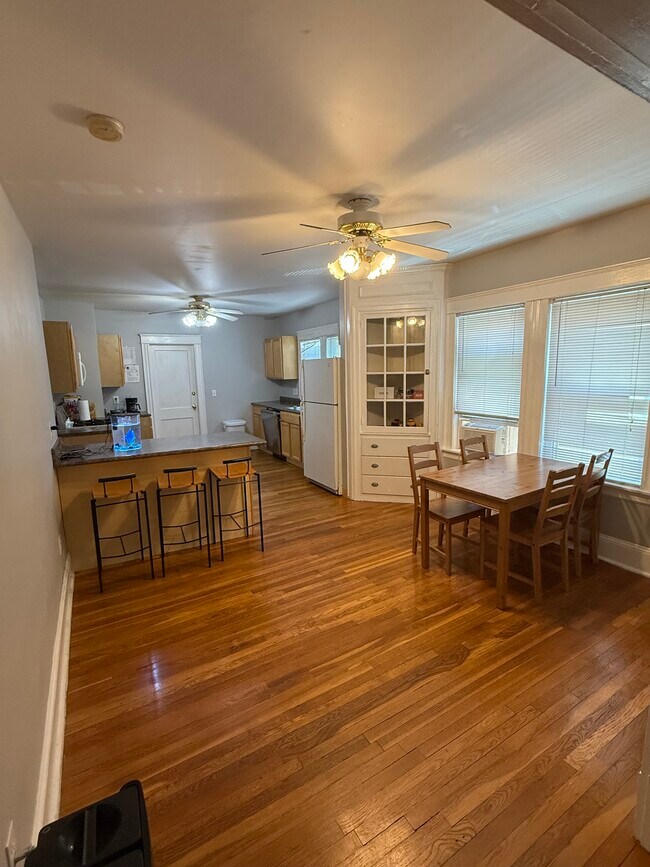 property at 33 Purvis St