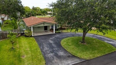 112 NE 10th Ave in Pompano Beach, FL - Building Photo - Building Photo