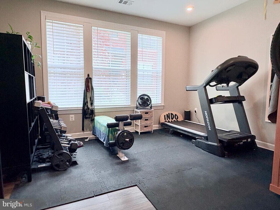 7318 Mountaineer Dr in Alexandria, VA - Building Photo