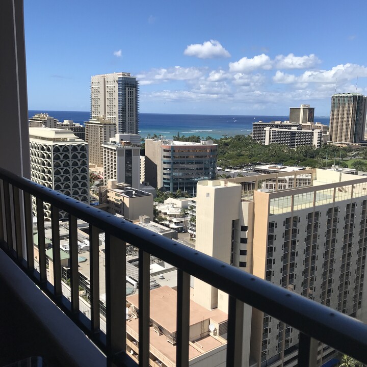 2240 Kuhio Ave, Unit 2513 in Honolulu, HI - Foto de edificio