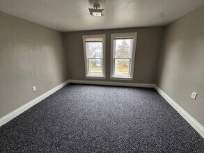 15 Washington St, Unit 2 in Mount Clemens, MI - Foto de edificio - Building Photo