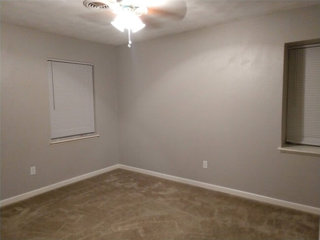 2830 7th Ave N in Texas City, TX - Building Photo - Building Photo