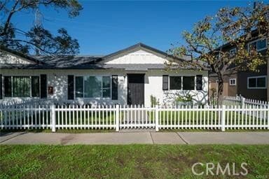 1841 W Crestwood Ln in Anaheim, CA - Building Photo - Building Photo