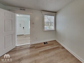 2184 W 45th St, Unit 1102 in Jacksonville, FL - Building Photo - Building Photo