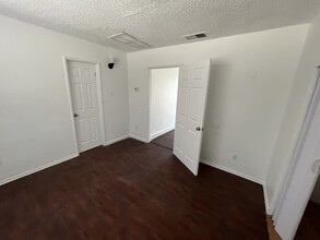 708 Jackson Ave in Las Vegas, NV - Building Photo - Building Photo