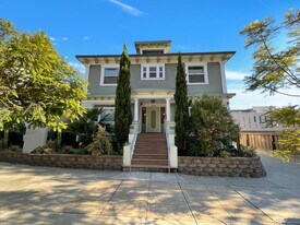 2410 Russell St, Unit B in Berkeley, CA - Building Photo