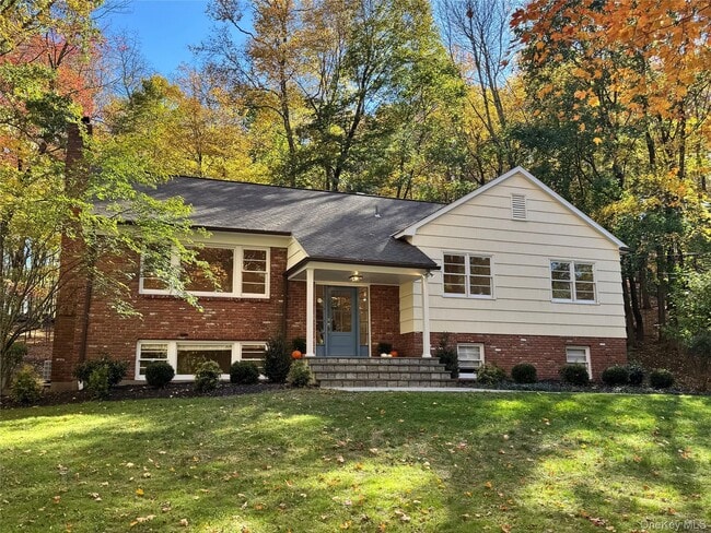 341 Millwood Rd in Chappaqua, NY - Building Photo - Building Photo