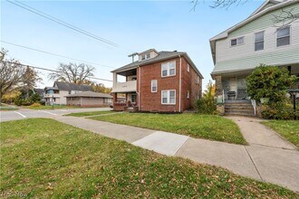 3740 E 151st St in Cleveland, OH - Building Photo - Building Photo