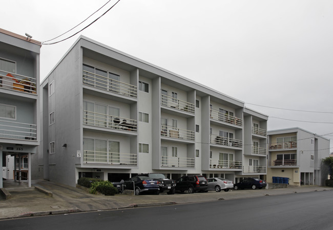 Daly City Apartments in Daly City, CA - Foto de edificio - Building Photo