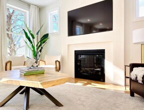 21 Quarry Rd in Acton, MA - Foto de edificio - Building Photo