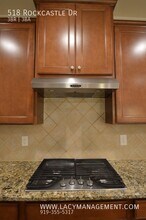 518 Rockcastle Dr in Cary, NC - Foto de edificio - Building Photo