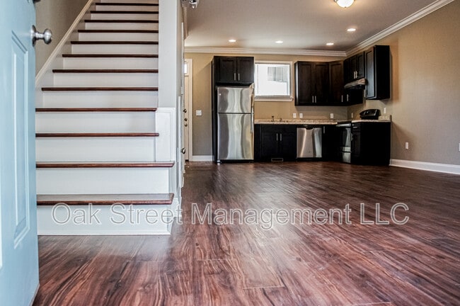 property at 913 W M.L.K. Blvd