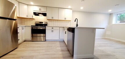 1329 Bloomsbury Crescent in Ottawa, ON - Building Photo - Building Photo