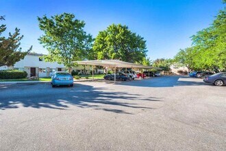 824 S Curtis Rd, Unit 824 in Boise, ID - Foto de edificio - Building Photo