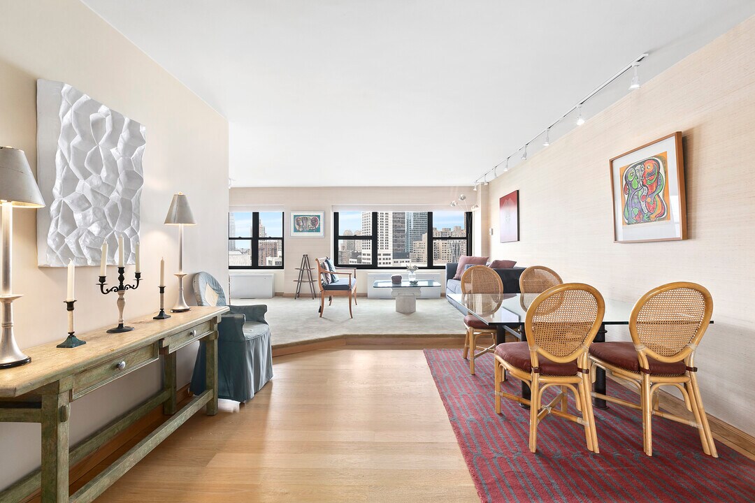 20 W 64th St in New York, NY - Building Photo