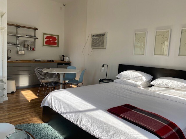 7214 Woodrow Wilson Dr, Unit studio