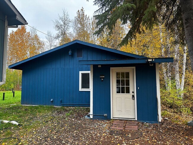 863 Stol Dr-Unit -#C in North Pole, AK - Foto de edificio - Building Photo