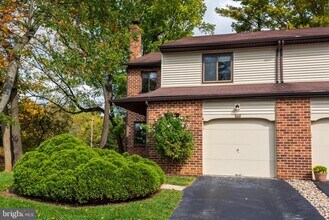 201 Fairfax Ct in Chesterbrook, PA - Building Photo - Building Photo