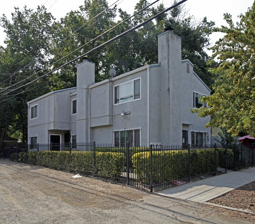 2635 Alhambra Blvd in Sacramento, CA - Building Photo