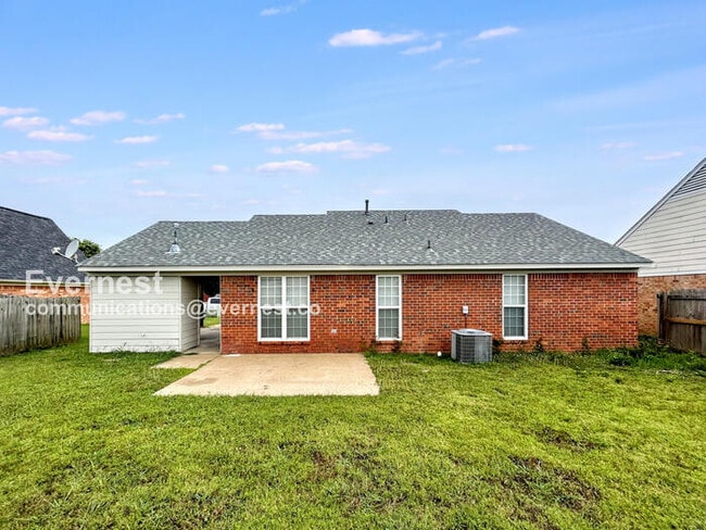 property at 2451 Mooneyham Ln