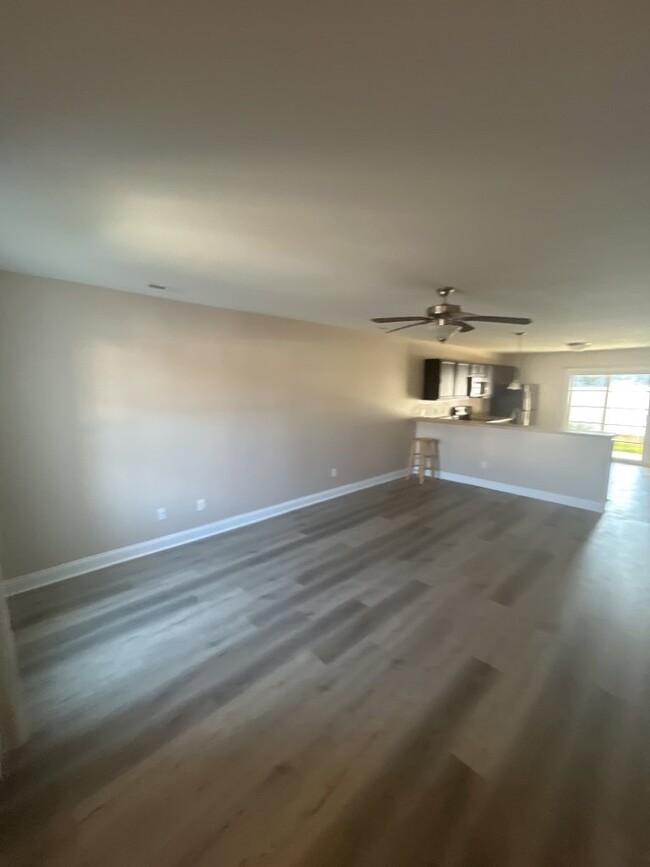 127 W Murrow Ln in Jacksonville, NC - Building Photo - Building Photo
