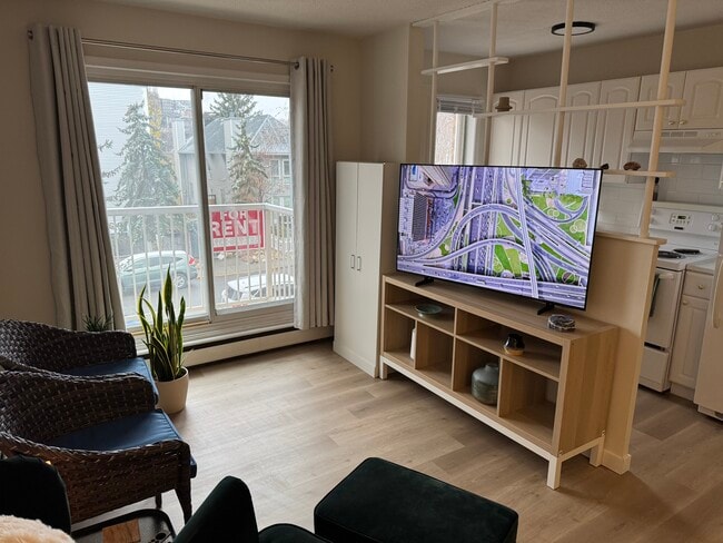 306 21 Av SW, Unit 302