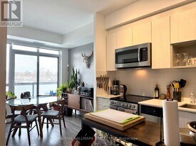 630 Greenwood Ave in Toronto, ON - Building Photo