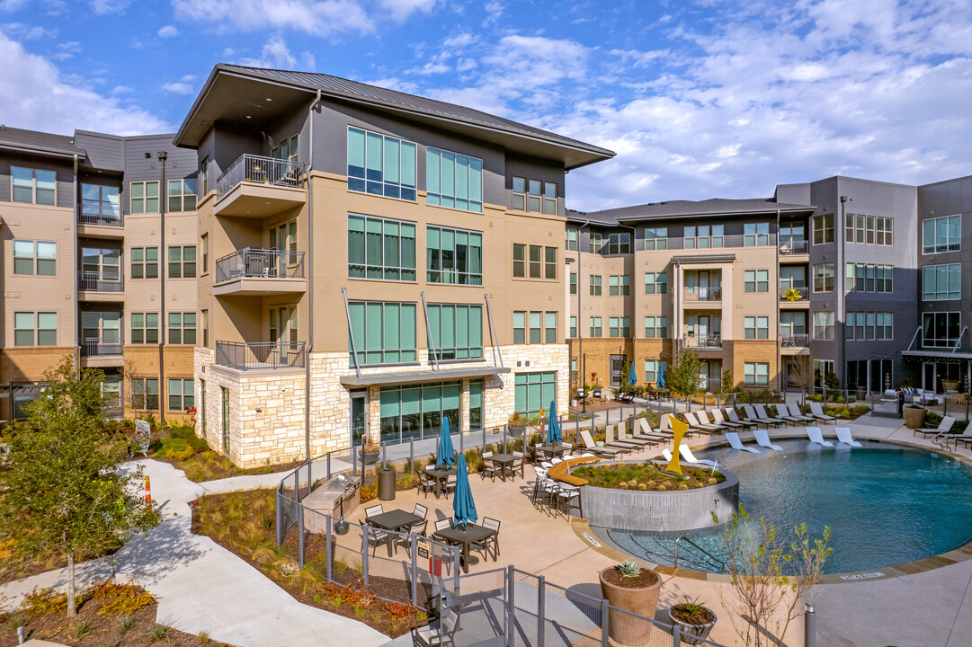 Arlington Commons-The Truman in Arlington, TX - Building Photo