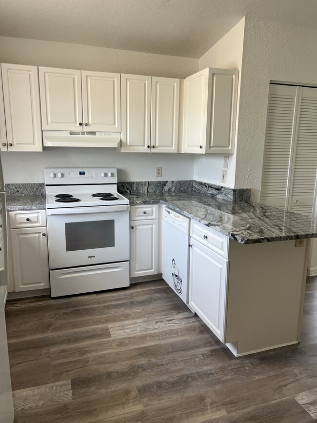 10770 US Hwy 19 N, Unit Mariner Village Apt-Villa in Pinellas Park, FL - Building Photo - Building Photo